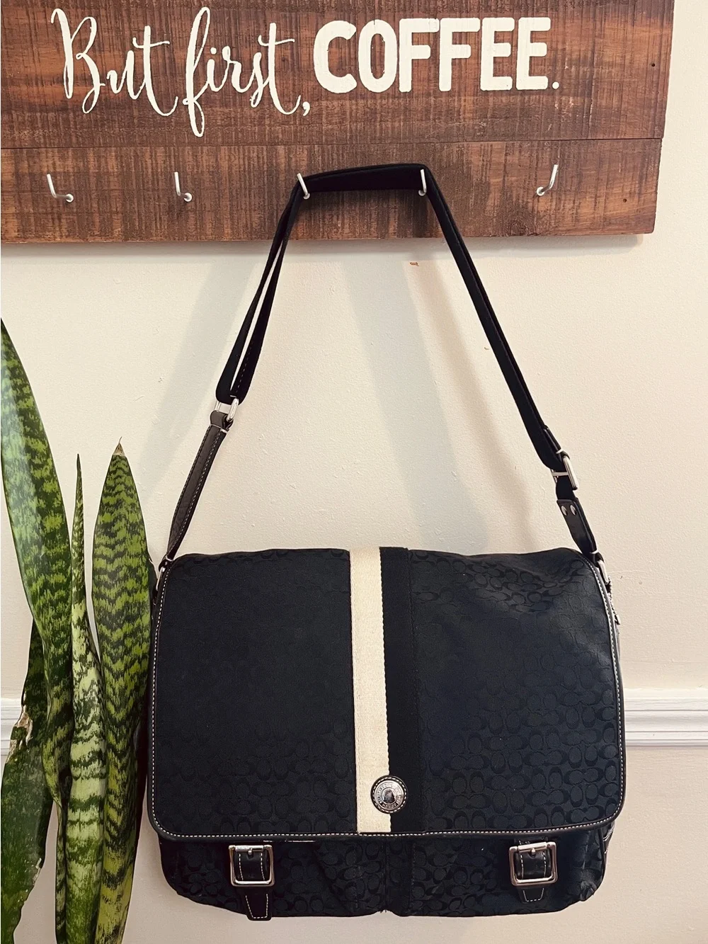 Coach Vintage Signature Voyager Messenger Bag Black with Ivory Stripe